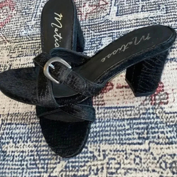 MATISSE Fur textured heel​ - Picture 1 of 6
